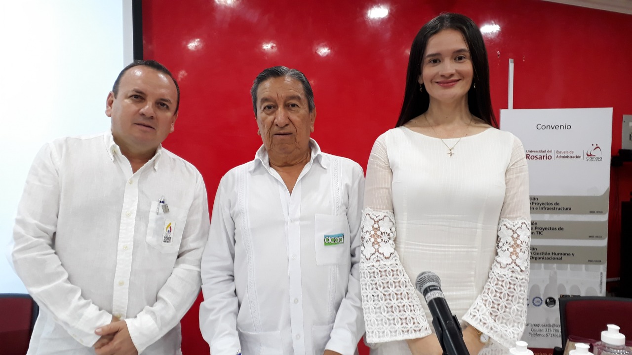 Faiver Hoyos Presidente de Acord Colombia, Luis Pérez de Acord Huila y Liliana Ocampo Secretaria de Deportes de Neiva.